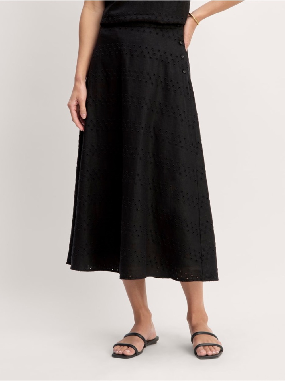 Everlane black eyelet skirt linen cotton size 6 prairie midi classic feminine